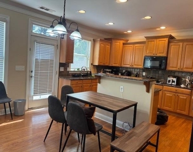 2065 Manor View - Photo Thumbnail 6