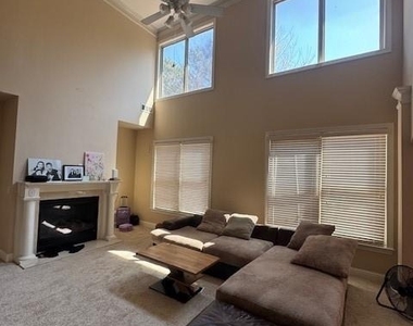 2065 Manor View - Photo Thumbnail 3
