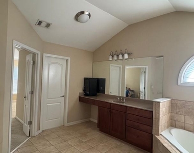 2065 Manor View - Photo Thumbnail 11