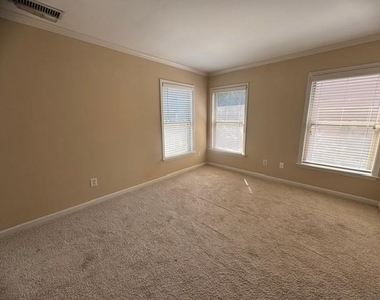 2065 Manor View - Photo Thumbnail 14