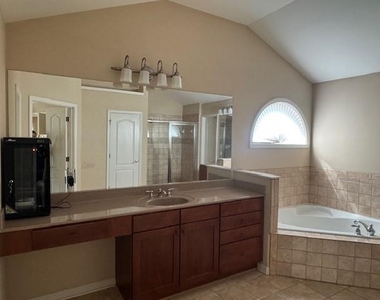 2065 Manor View - Photo Thumbnail 9