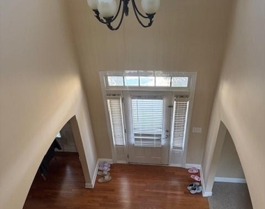 2065 Manor View - Photo Thumbnail 1