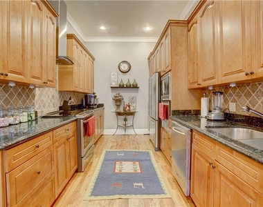 1449 Mcpherson Avenue Se - Photo Thumbnail 3
