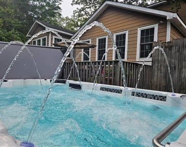 1449 Mcpherson Avenue Se - Photo Thumbnail 6