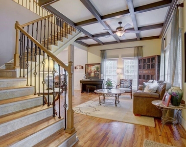 1449 Mcpherson Avenue Se - Photo Thumbnail 1