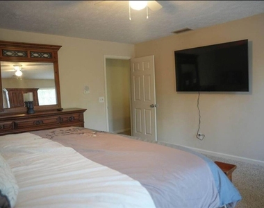 5043 Blackberry Lane - Photo Thumbnail 16