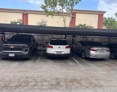 8211 Katy Freeway - Photo Thumbnail 9