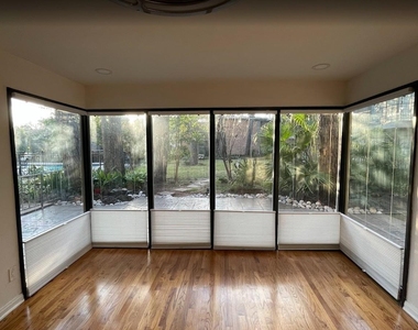 8211 Katy Freeway - Photo Thumbnail 1