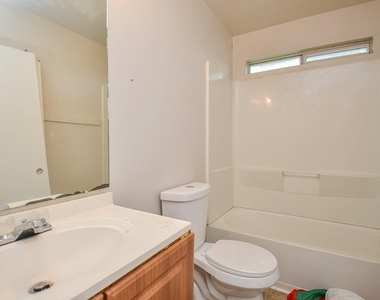 20726 Hardwick Oaks Drive - Photo Thumbnail 13