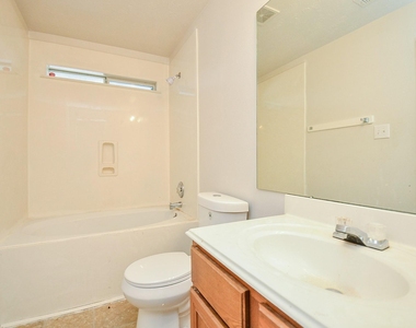 20726 Hardwick Oaks Drive - Photo Thumbnail 16