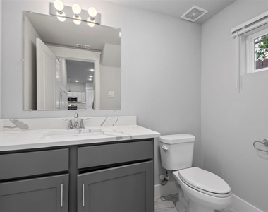 909 Oak Street - Photo Thumbnail 29