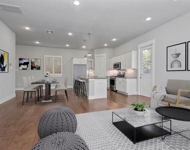 909 Oak Street - Photo Thumbnail 3