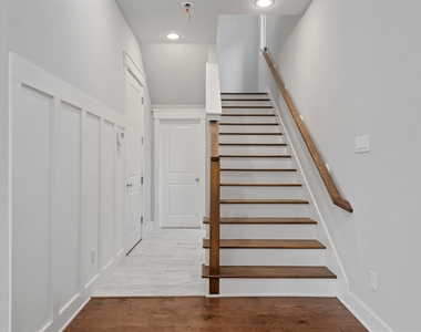 909 Oak Street - Photo Thumbnail 15