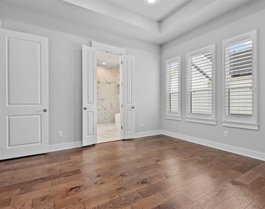 909 Oak Street - Photo Thumbnail 20