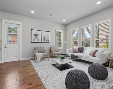909 Oak Street - Photo Thumbnail 5