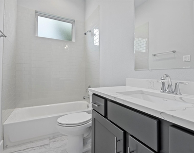909 Oak Street - Photo Thumbnail 30