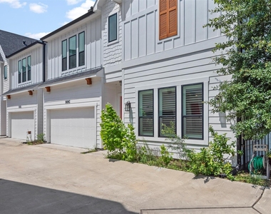 909 Oak Street - Photo Thumbnail 2
