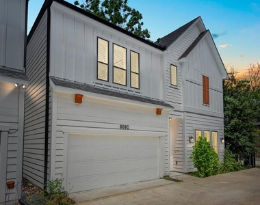 909 Oak Street - Photo Thumbnail 1