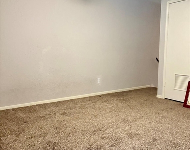 14213 Lost Meadow Lane - Photo Thumbnail 31