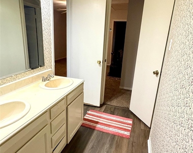 14213 Lost Meadow Lane - Photo Thumbnail 38