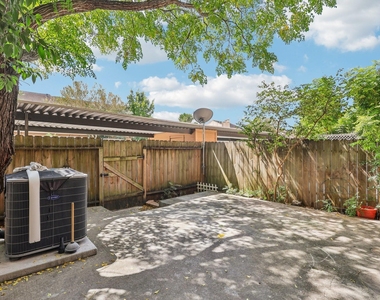 7700 Creekbend Drive - Photo Thumbnail 19