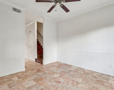 7700 Creekbend Drive - Photo Thumbnail 5
