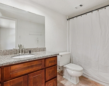 7700 Creekbend Drive - Photo Thumbnail 15