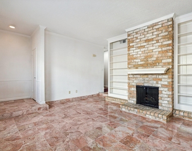 7700 Creekbend Drive - Photo Thumbnail 4