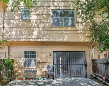7700 Creekbend Drive - Photo Thumbnail 18