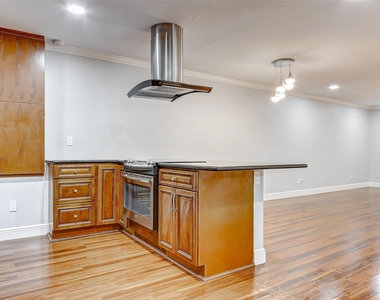 7600 Burgoyne Road - Photo Thumbnail 8