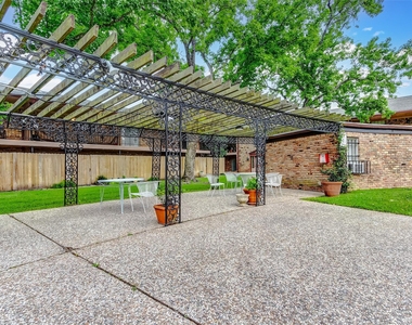 7600 Burgoyne Road - Photo Thumbnail 31