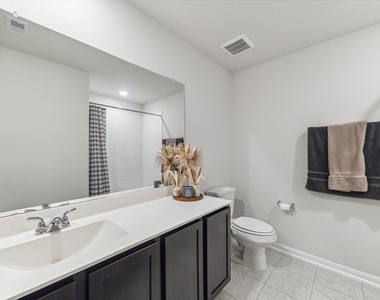 1523 Alpine Drive - Photo Thumbnail 13