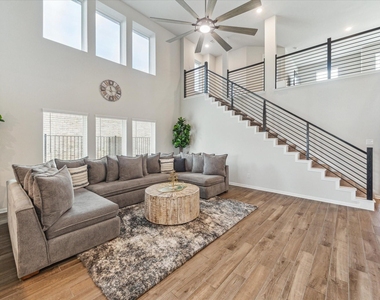 1523 Alpine Drive - Photo Thumbnail 5