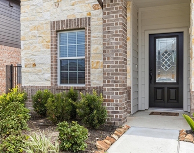 1523 Alpine Drive - Photo Thumbnail 2