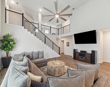 1523 Alpine Drive - Photo Thumbnail 7