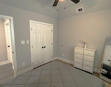 19106 Sears Drive - Photo Thumbnail 13