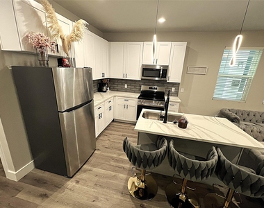19106 Sears Drive - Photo Thumbnail 6
