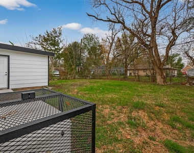 5833 Southlea Street - Photo Thumbnail 35