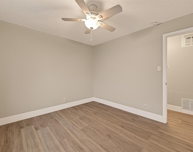 5833 Southlea Street - Photo Thumbnail 29