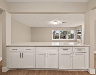 5833 Southlea Street - Photo Thumbnail 13