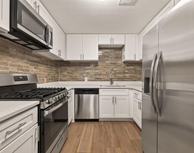 5833 Southlea Street - Photo Thumbnail 10