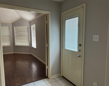 2711 Kimbleton Court - Photo Thumbnail 14