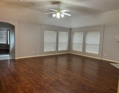 2711 Kimbleton Court - Photo Thumbnail 13