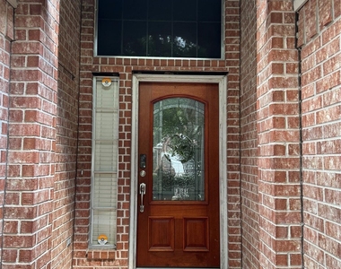 2711 Kimbleton Court - Photo Thumbnail 2