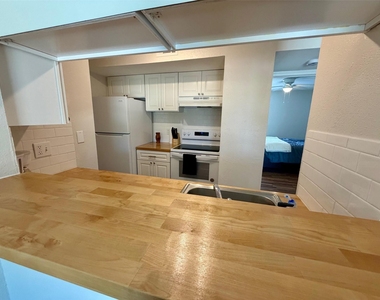 3300 Pebblebrook Drive - Photo Thumbnail 15