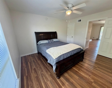 3300 Pebblebrook Drive - Photo Thumbnail 22