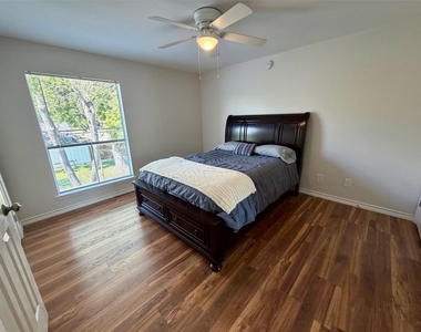 3300 Pebblebrook Drive - Photo Thumbnail 24