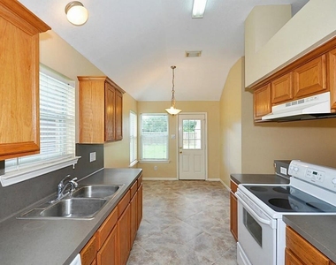 8715 Charity Street - Photo Thumbnail 5
