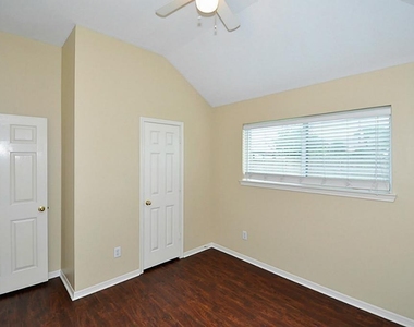 8715 Charity Street - Photo Thumbnail 11