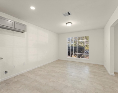 22019 Kenchester Drive - Photo Thumbnail 10